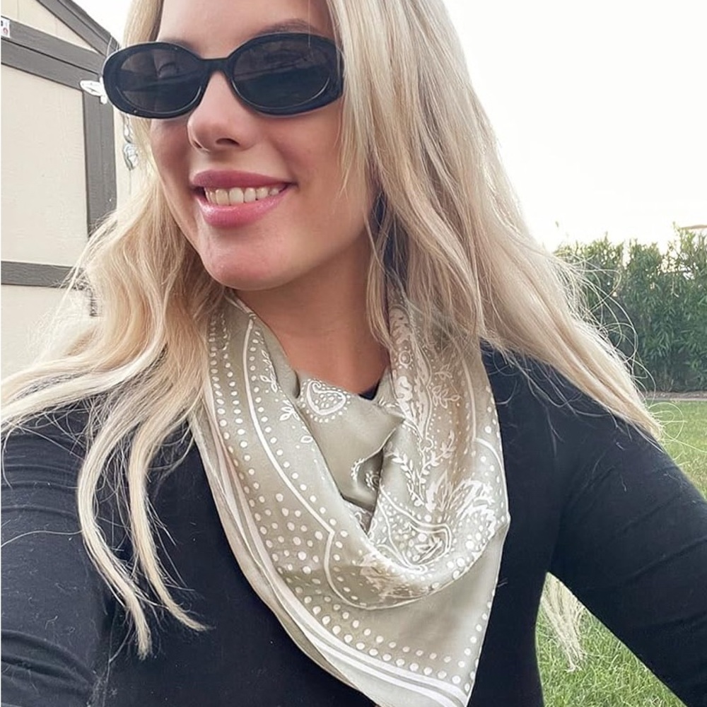 Scarf for Women Bandanas Hair Scarf Wrap Neck Square beige